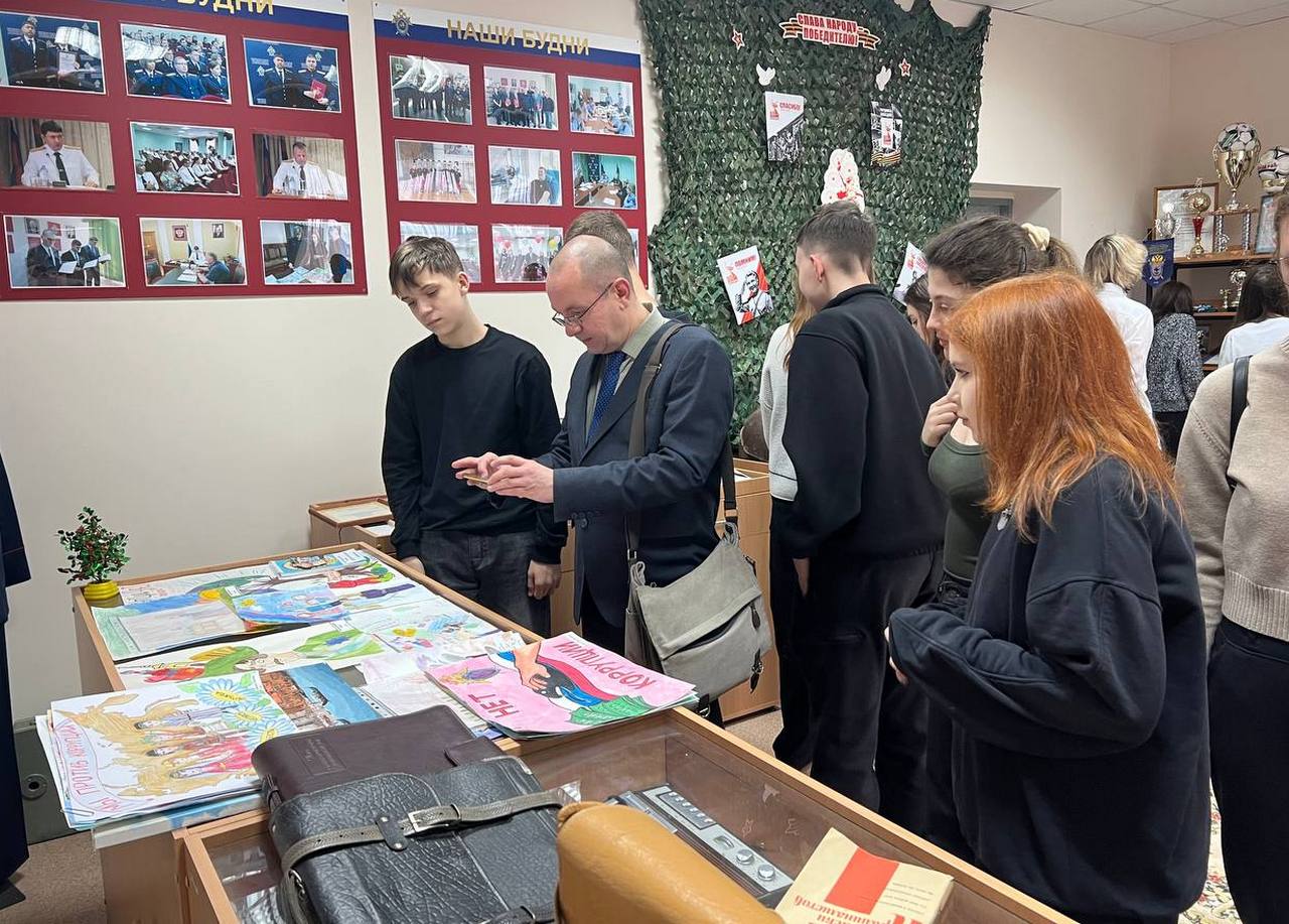 В следственном управлении СК России по Костромской области состоялся день открытых дверей для школьников В следственном управлении СК России по Костромской области состоялся день открытых дверей для школьников