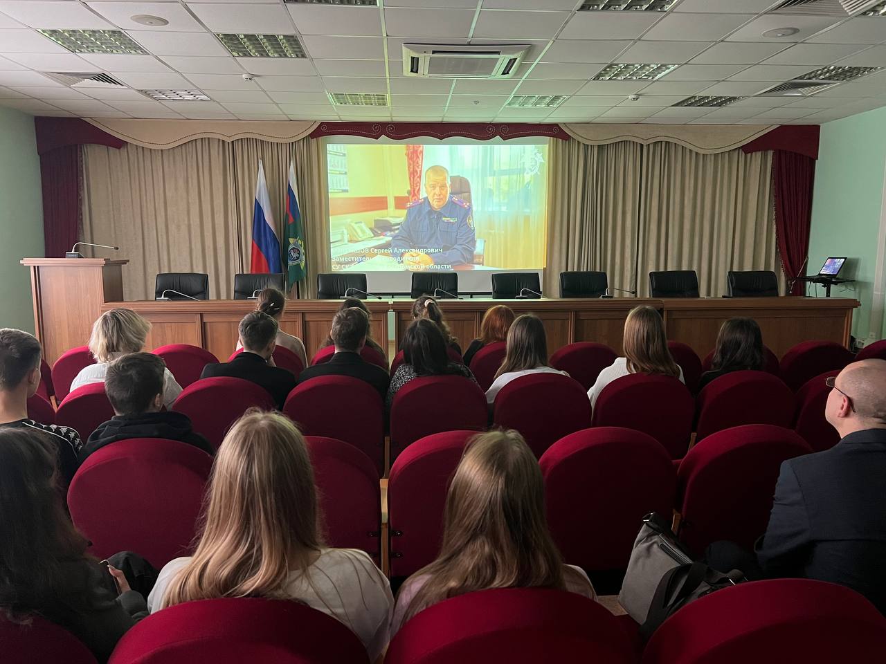 В следственном управлении СК России по Костромской области состоялся день открытых дверей для школьников В следственном управлении СК России по Костромской области состоялся день открытых дверей для школьников