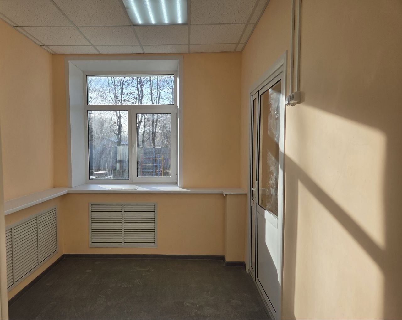 Алексей Смирнов: Близится к завершению капитальный ремонт здания детского сада в поселке Учхоз Алексей Смирнов: Близится к завершению капитальный ремонт здания детского сада в поселке Учхоз