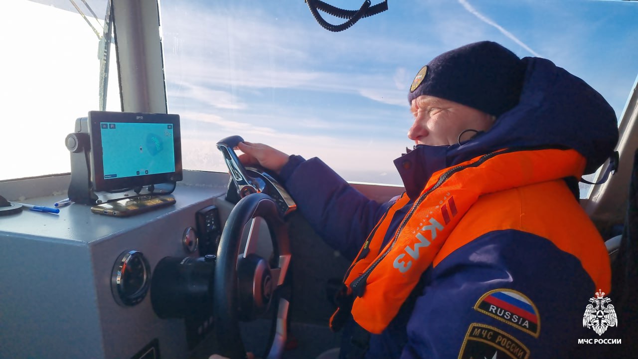 Инспекторы ГИМС МЧС России оценили, как костромичи соблюдают установленный запрет выхода на воду на маломерных судах