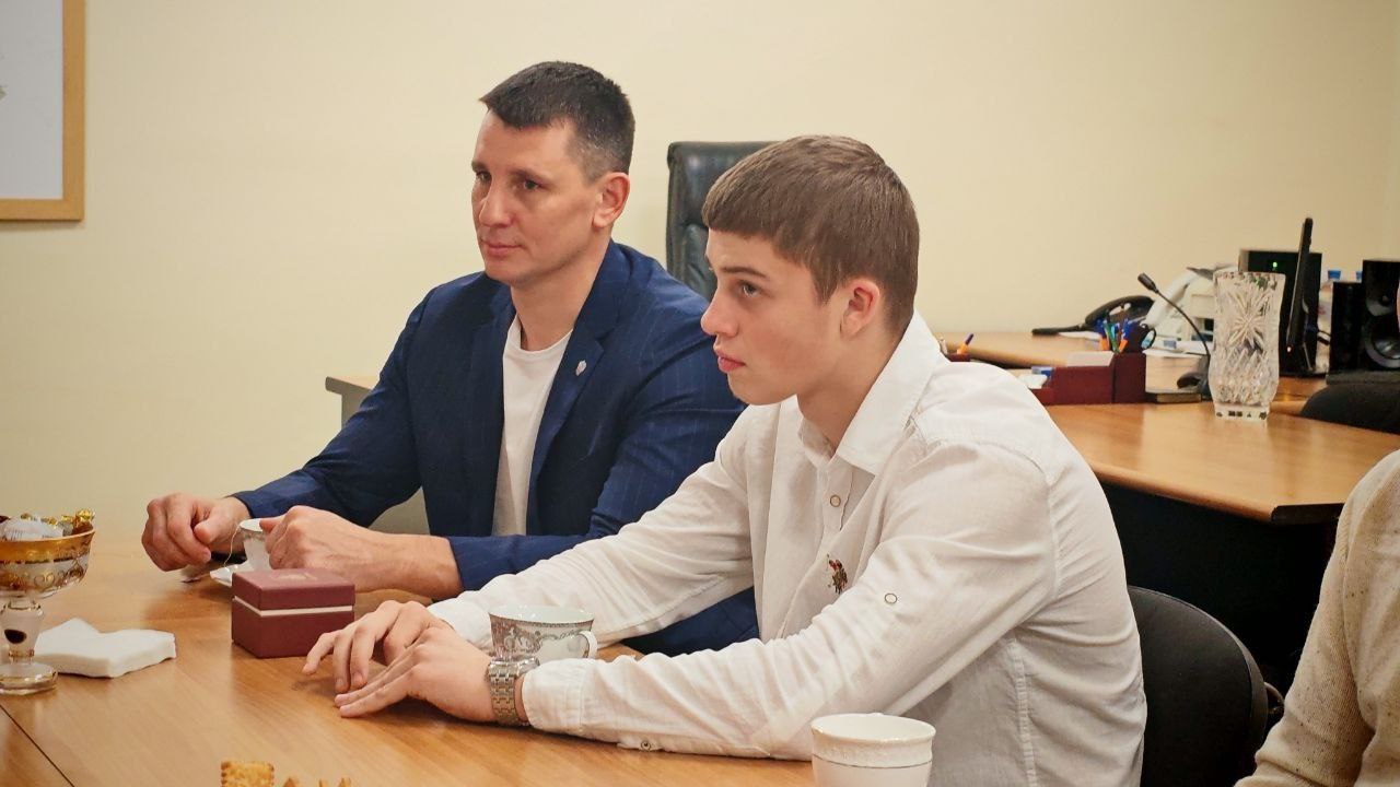 Алексей Смирнов: Сегодня встретился с костромским спортсменом Кириллом Шинкарем Алексей Смирнов: Сегодня встретился с костромским спортсменом Кириллом Шинкарем