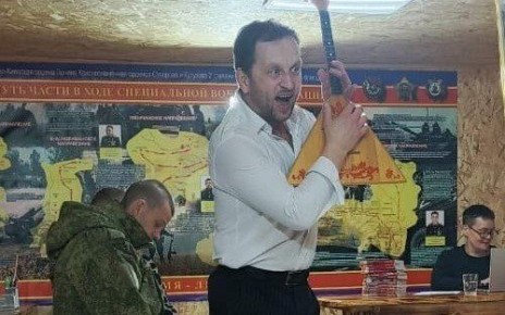 Артисты Костромского драмтеатра выступили перед бойцами на передовой