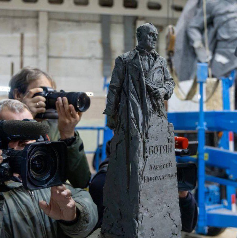 Владимир Мединский: Программа РВИО. Список памятников героям-разведчикам: Владимир Мединский: Программа РВИО. Список памятников героям-разведчикам: