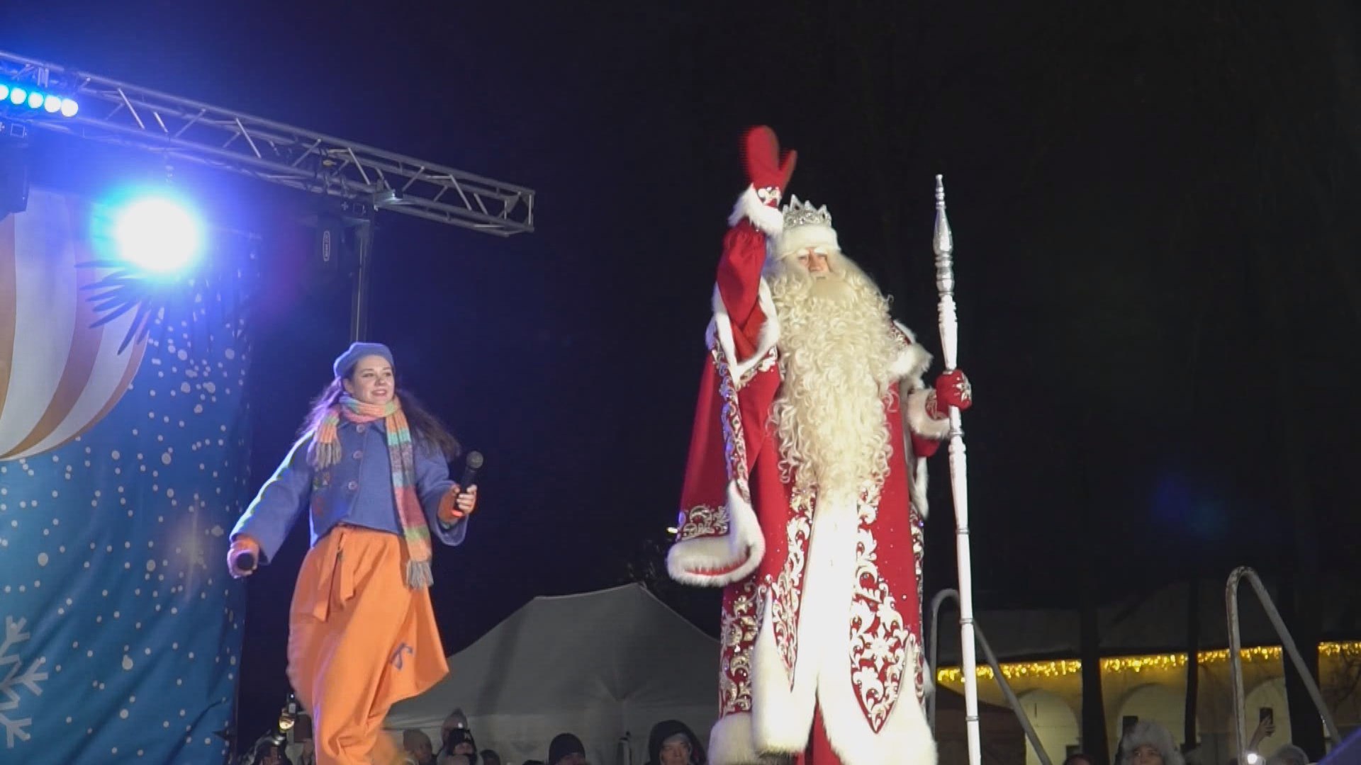 Костромская Снегурочка едет в Великий Устюг с подарком для Деда Мороза