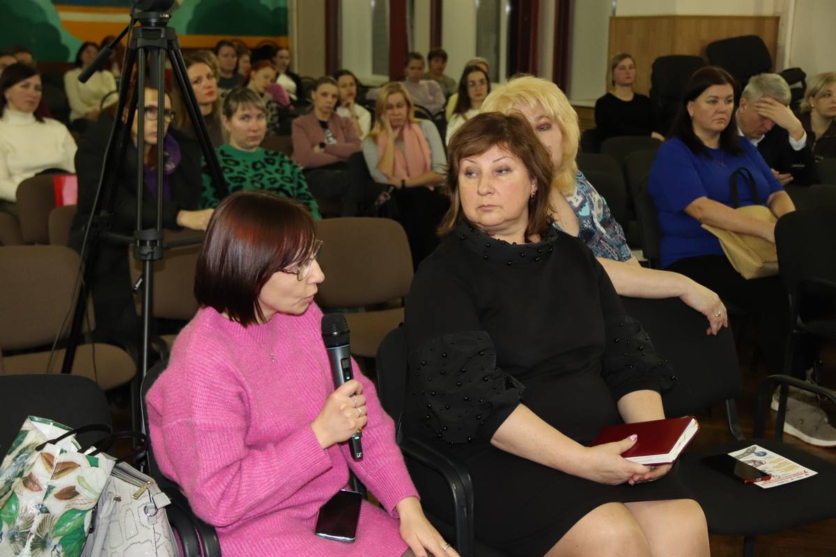 Безопасность на дорогах начинается с семьи! Безопасность на дорогах начинается с семьи!