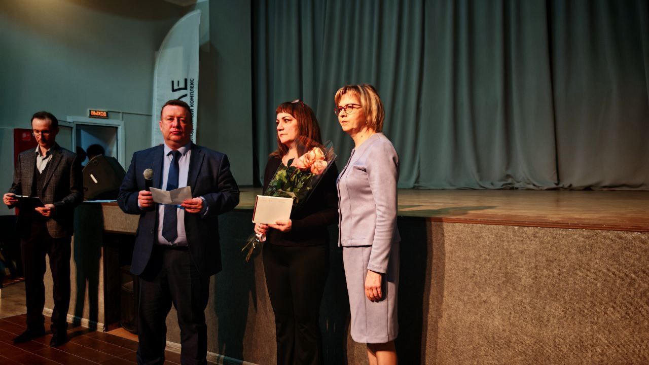 Алексей Смирнов: Поздравил с наступающим Днём матери костромичек, чьи сыновья выполняют свой воинский долг в зоне специальной военной операции Алексей Смирнов: Поздравил с наступающим Днём матери костромичек, чьи сыновья выполняют свой воинский долг в зоне специальной военной операции