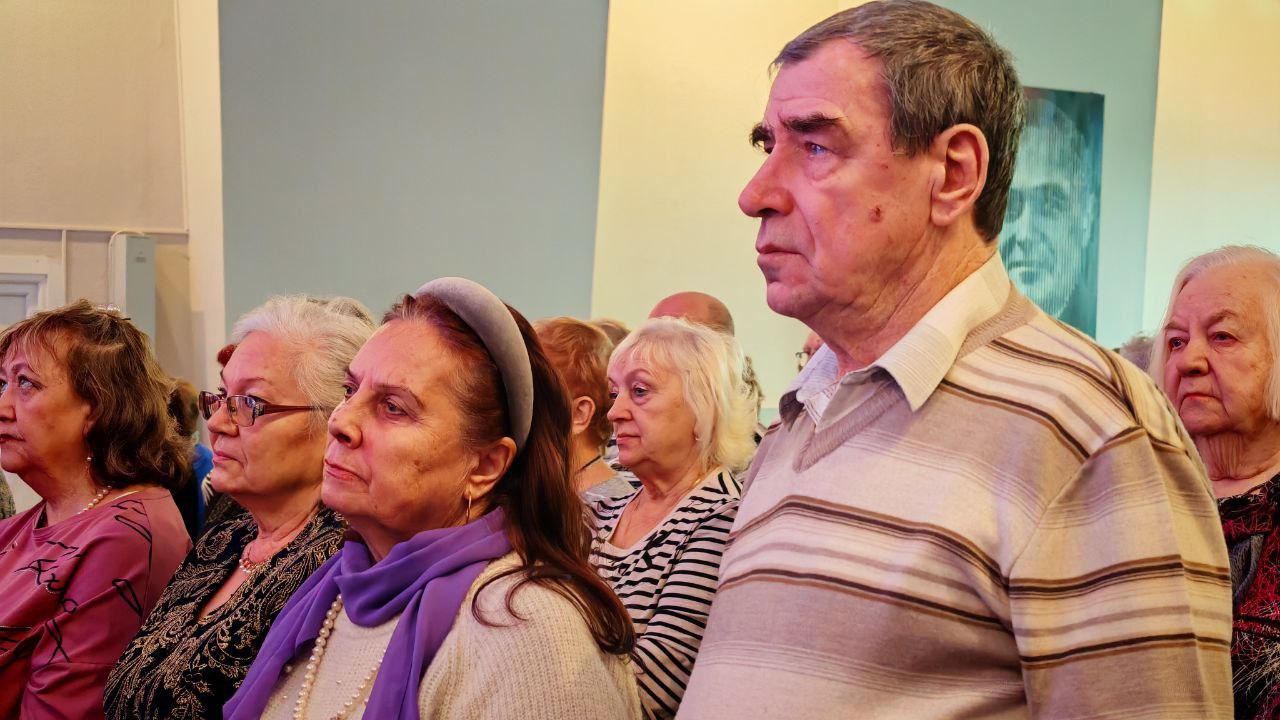 Алексей Смирнов: Поздравил с наступающим Днём матери костромичек, чьи сыновья выполняют свой воинский долг в зоне специальной военной операции Алексей Смирнов: Поздравил с наступающим Днём матери костромичек, чьи сыновья выполняют свой воинский долг в зоне специальной военной операции