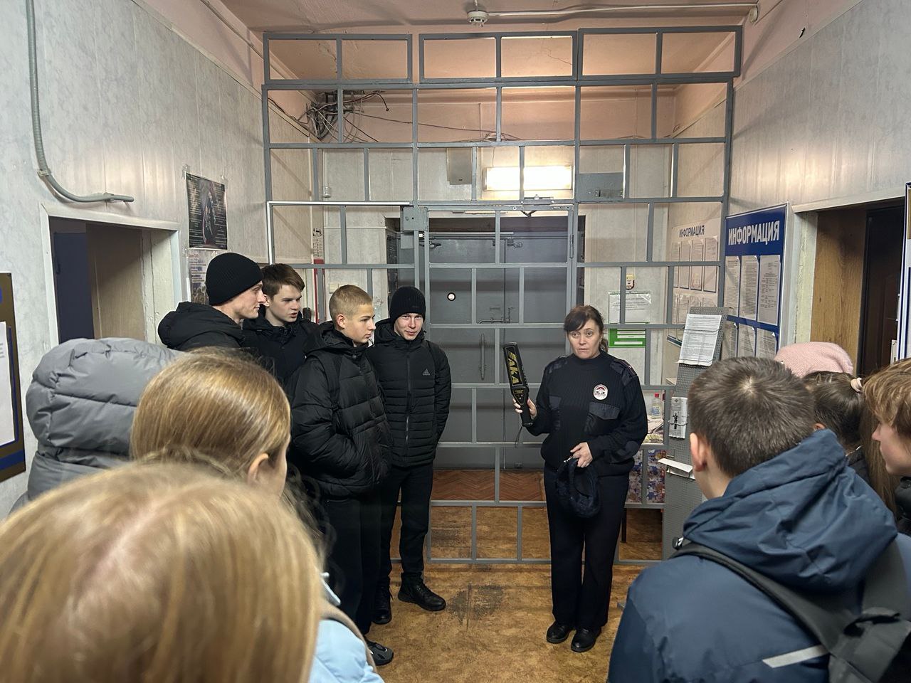 В районах Костромской области юные жители региона в рамках акции «Школа полиции» знакомятся с работой органов внутренних дел В районах Костромской области юные жители региона в рамках акции «Школа полиции» знакомятся с работой органов внутренних дел