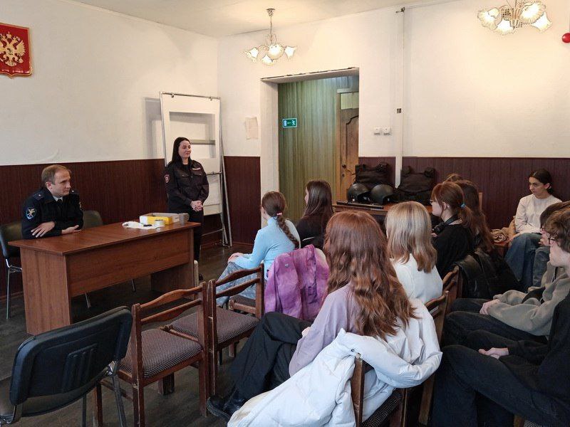 В районах Костромской области юные жители региона в рамках акции «Школа полиции» знакомятся с работой органов внутренних дел В районах Костромской области юные жители региона в рамках акции «Школа полиции» знакомятся с работой органов внутренних дел