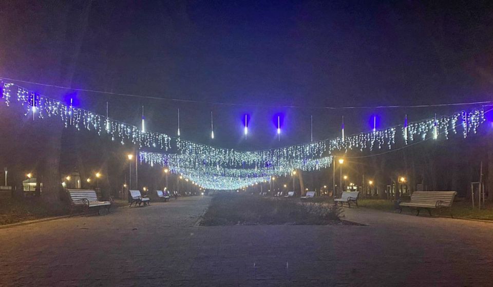 В Костроме начались работы по украшению города к новогодним праздникам