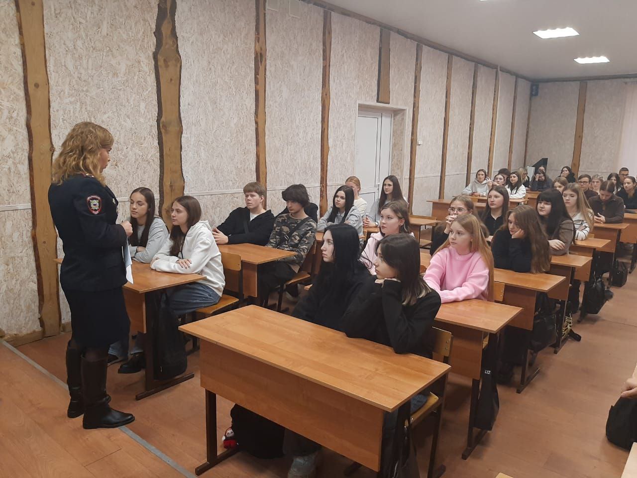 В Костромской области сотрудники полиции ориентируют молодежь на здоровый образ жизни и перспективное будущее