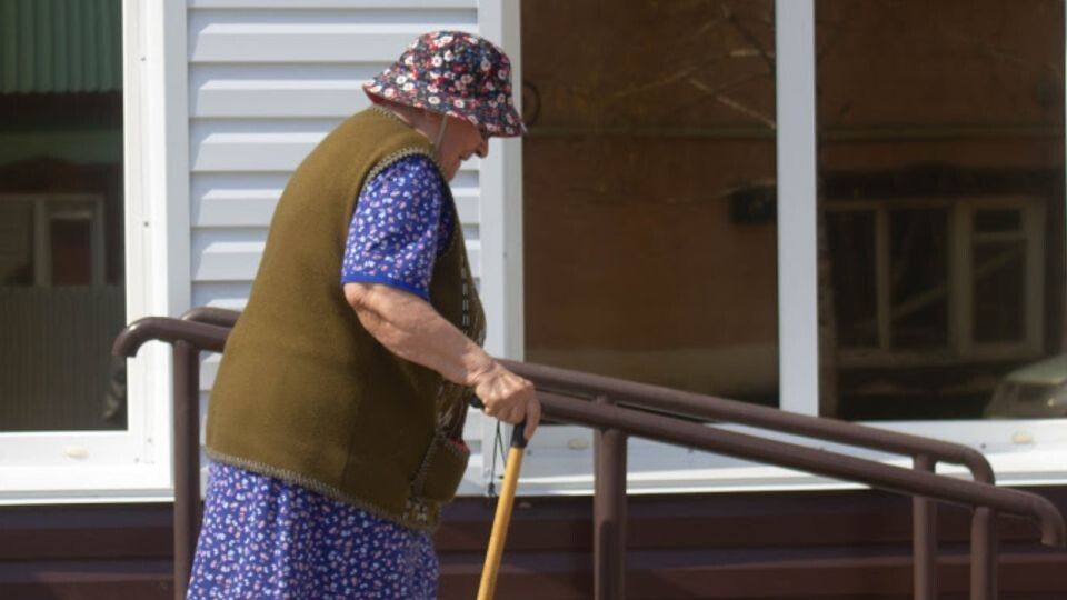 Как пенсионеры без стажа справляются с финансовыми вызовами?