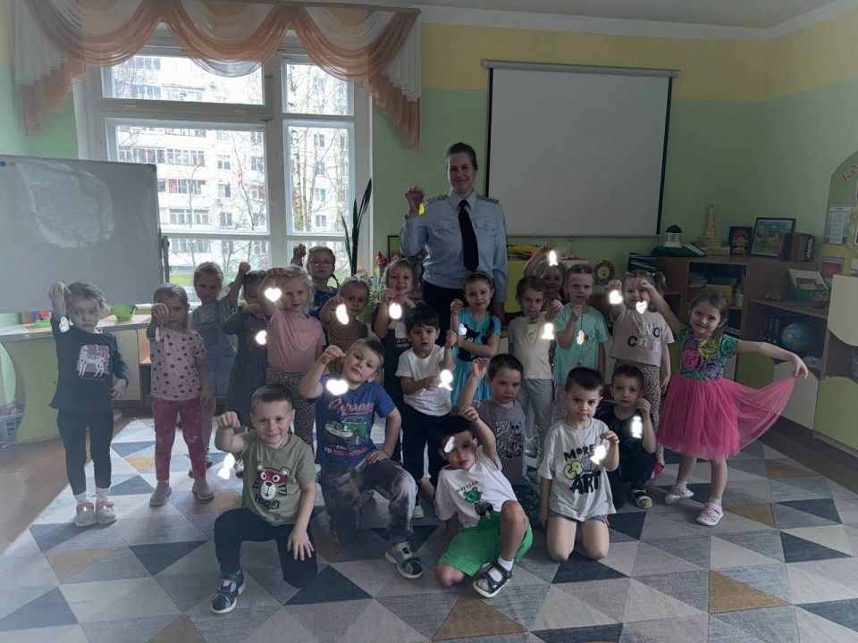 Юные костромичи стали участниками мастер-класса по изготовлению световозвращателей