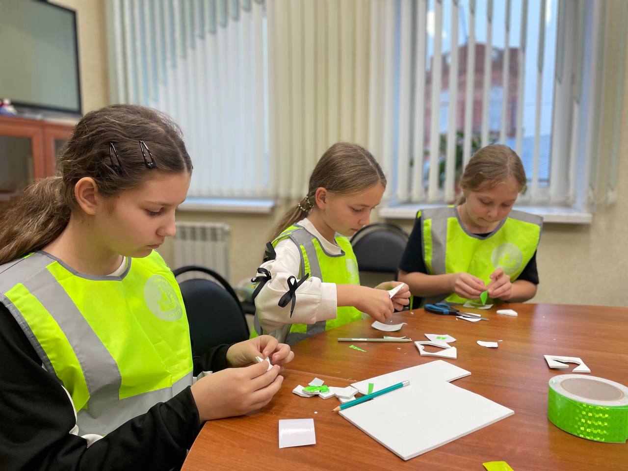 Сотрудники Госавтоинспекции и юные инспекторы движения провели встречу с участниками центра общения старшего поколения Сотрудники Госавтоинспекции и юные инспекторы движения провели встречу с участниками центра общения старшего поколения