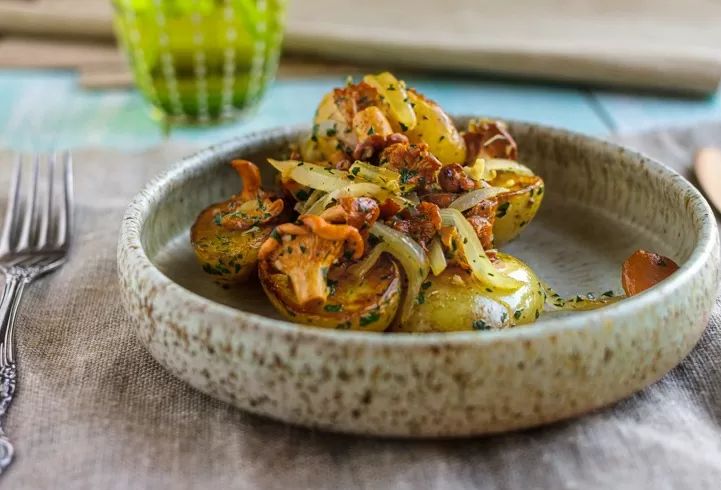 Жареная картошка с лисичками: наслаждение летним вкусом