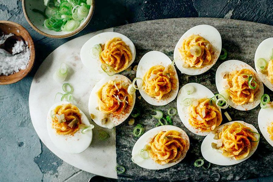 Фаршированные яйца: идеальная закуска с удивительным вкусом