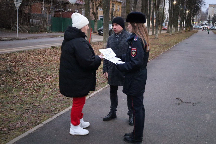 В Костроме полицейские и общественники провели уроки правой грамотности для жителей областного центра В Костроме полицейские и общественники провели уроки правой грамотности для жителей областного центра