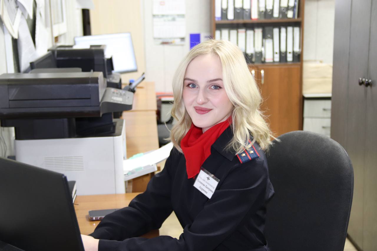 #Хороших_выходных жителям и гостям региона желает старший государственный инспектор МРЭО областного управления Госавтоинспекции Екатерина Гусенкова