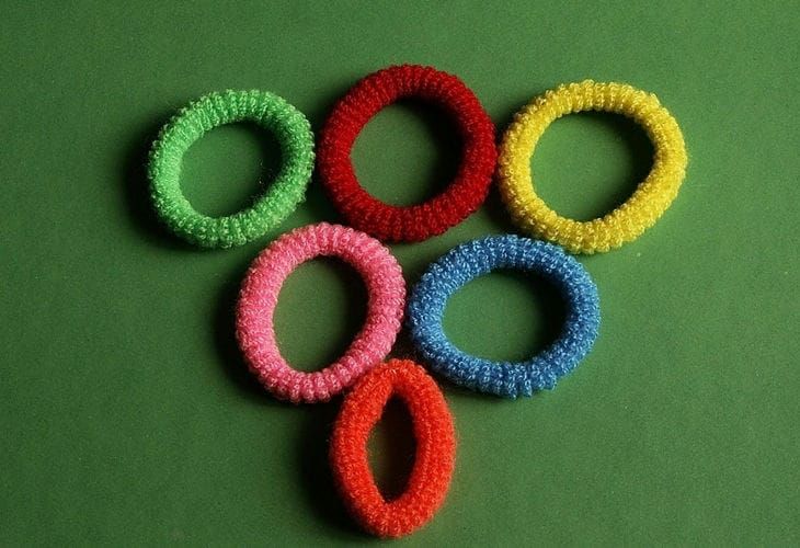 Обычная резинка для волос может решить ваши проблемы с кабелями навсегда