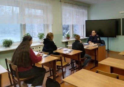Руководитель межрайонного следственного отдела СУ СК России по Костромской области провел встречи с учащимися школ на подведомственной территории