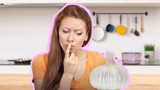 Не мучайтесь с чесноком: эти уловки помогут легко и быстро снять шелуху