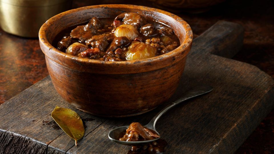 Жаркое еще никогда не было таким вкусным: вот с чем нужно готовить мясо