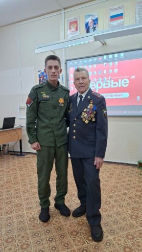 В классах правоохранительной направленности МБОУ СОШ №5 города Костромы прошли уроки мужества, посвященные Дню героев Отечества