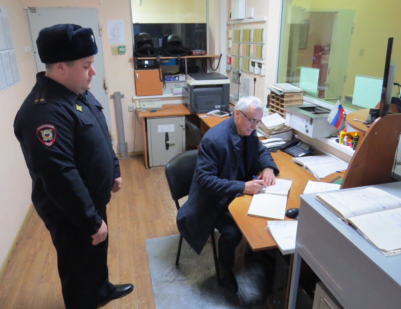 В Костроме уполномоченный по правам человека проверил работу изолятора временного содержания В Костроме уполномоченный по правам человека проверил работу изолятора временного содержания