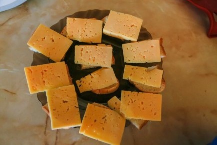 Как хранить сыр в холодильнике, чтобы он не засох: лайфхак для хозяек