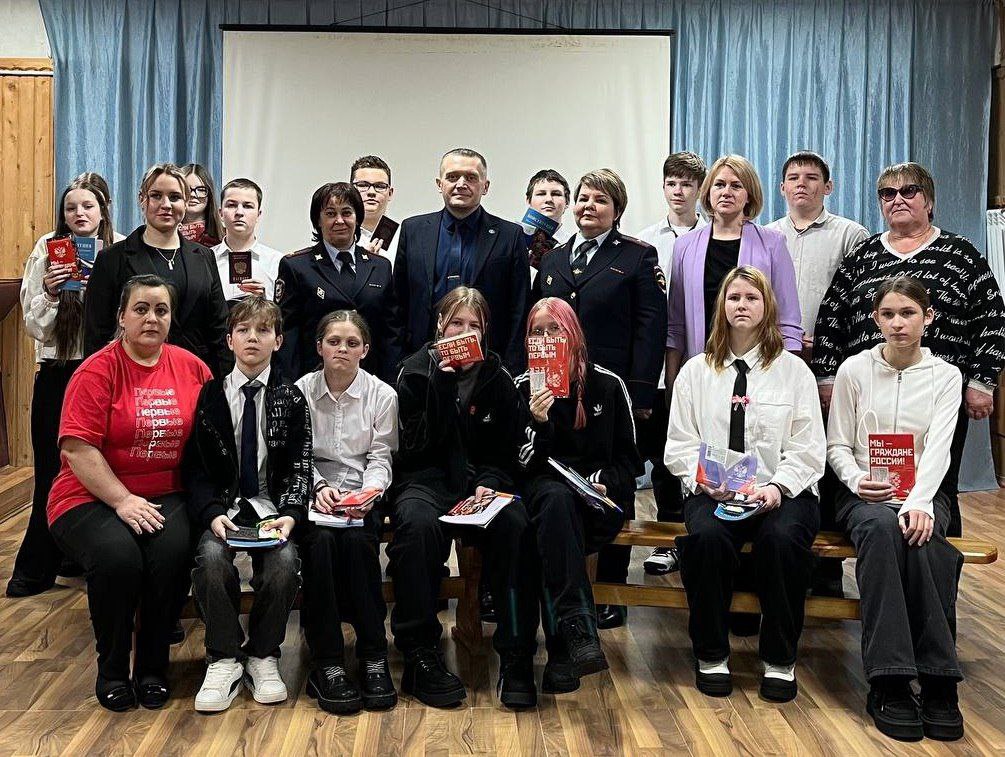 Запоминающимся выдался День Конституции России в районах Костромской области Запоминающимся выдался День Конституции России в районах Костромской области