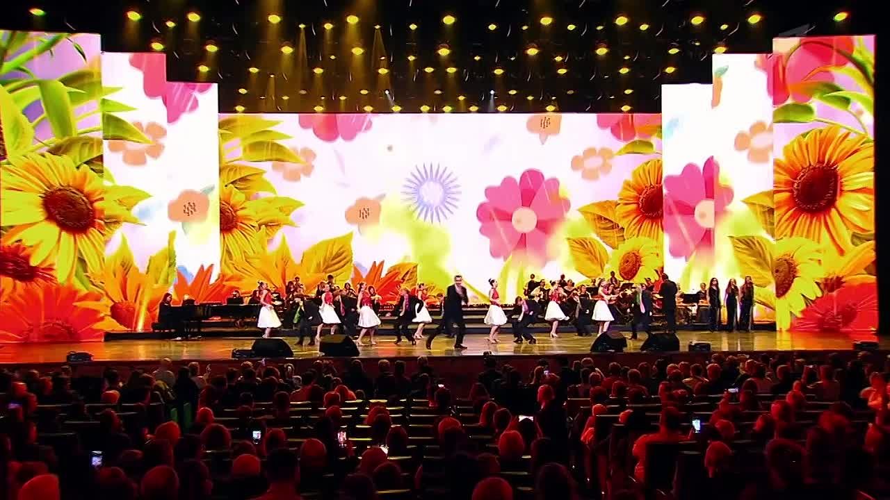 Первый канал представляет телевизионную версию праздничного концерта в честь 100-летнего юбилея Владимира Шаинского