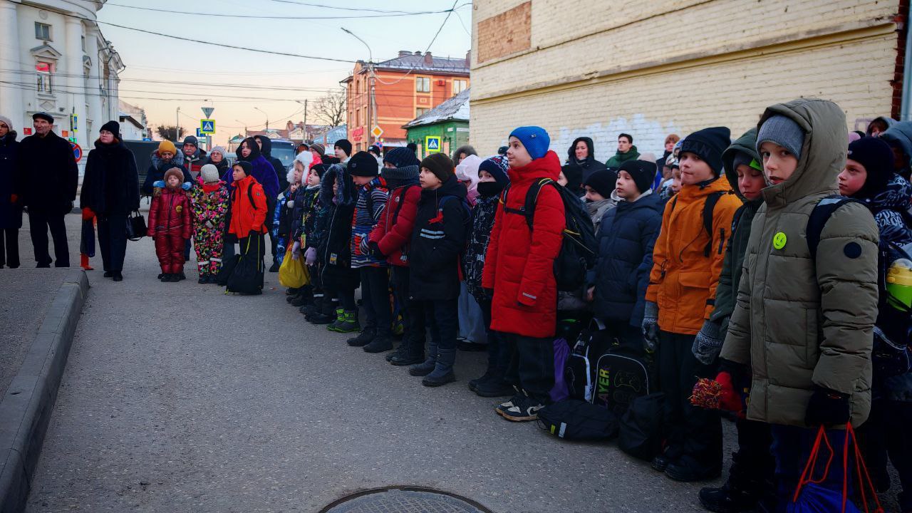 Алексей Смирнов: Вторая памятная доска появилась на фасаде 1-й спортивной школы Алексей Смирнов: Вторая памятная доска появилась на фасаде 1-й спортивной школы