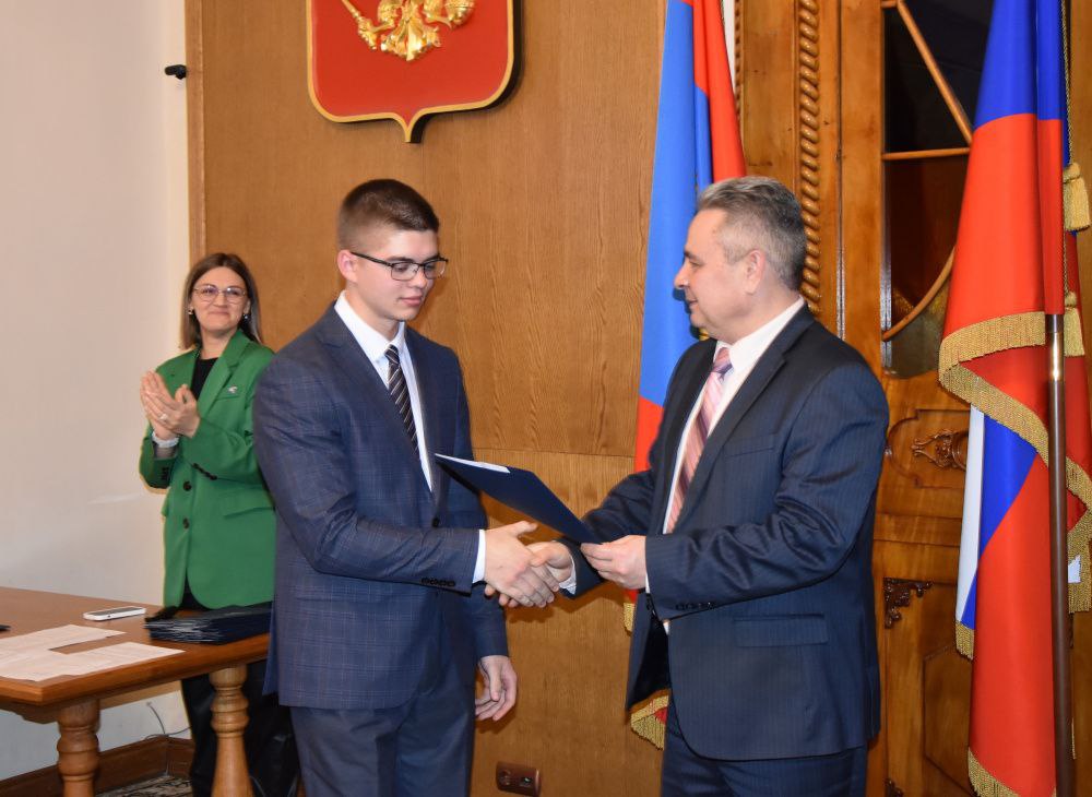 Алексей Смирнов: Они быстрее, выше, сильнее Алексей Смирнов: Они быстрее, выше, сильнее