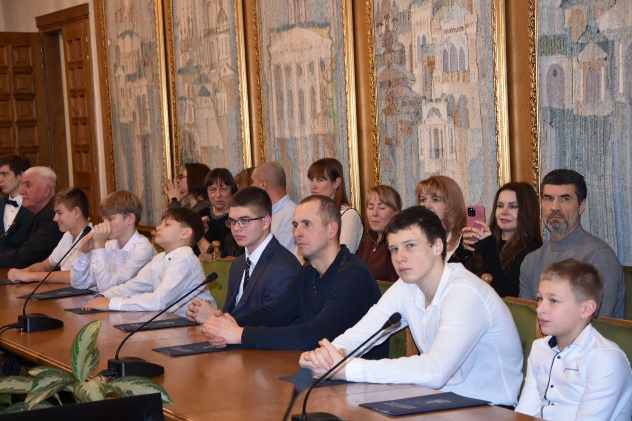 Алексей Смирнов: Они быстрее, выше, сильнее Алексей Смирнов: Они быстрее, выше, сильнее