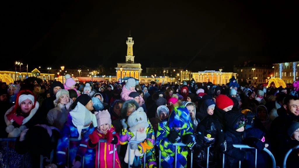 Алексей Смирнов: В Костроме дан старт новогодним мероприятиям Алексей Смирнов: В Костроме дан старт новогодним мероприятиям