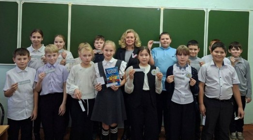 «Я и Конституция» – под таким названием прошло познавательное мероприятие, организованное территориальной избирательной комиссией Нейского муниципального округа для пятиклассников средней школы № 1