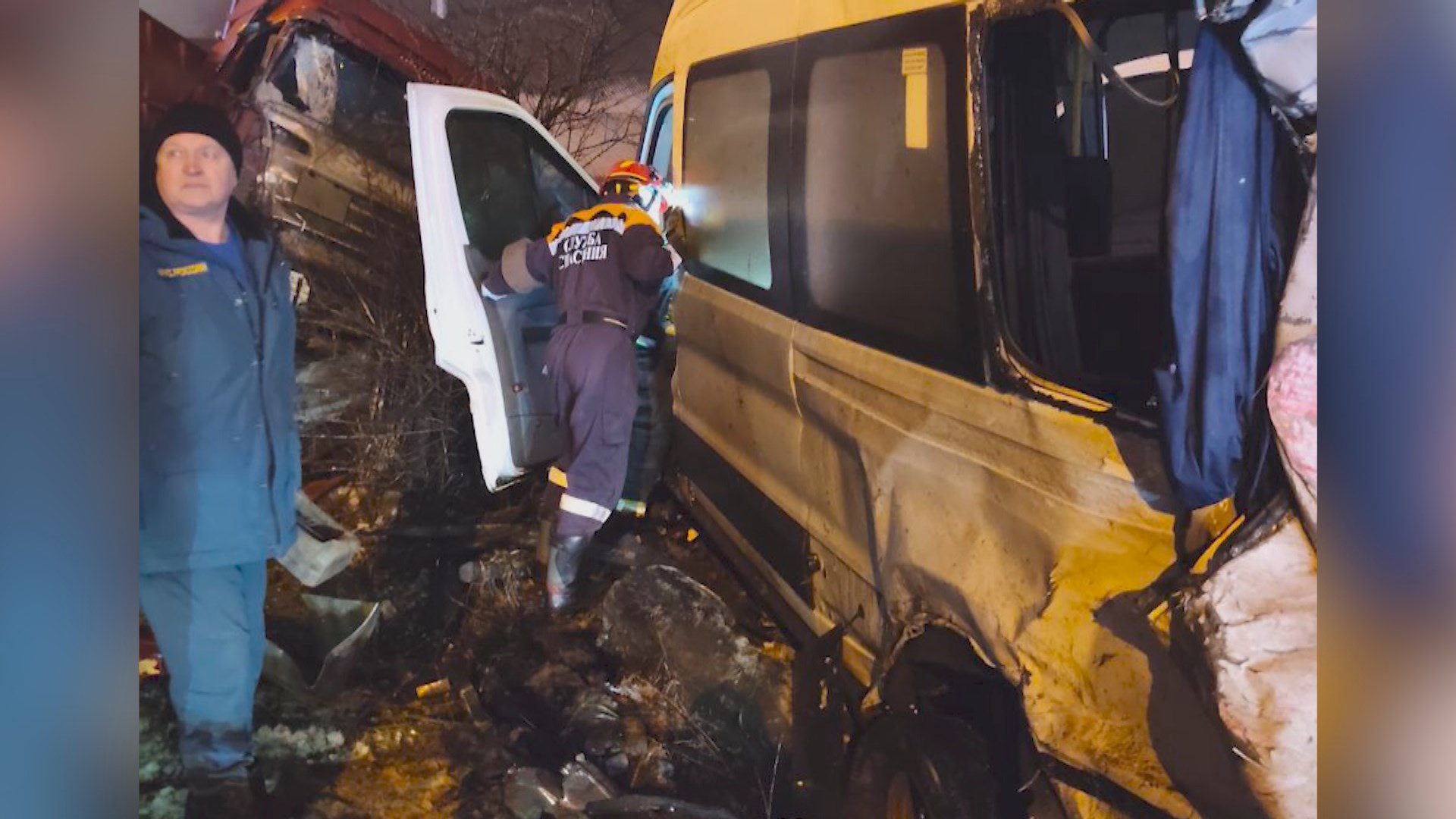 В крупной аварии под Костромой пострадали 7 человек В крупной аварии под Костромой пострадали 7 человек