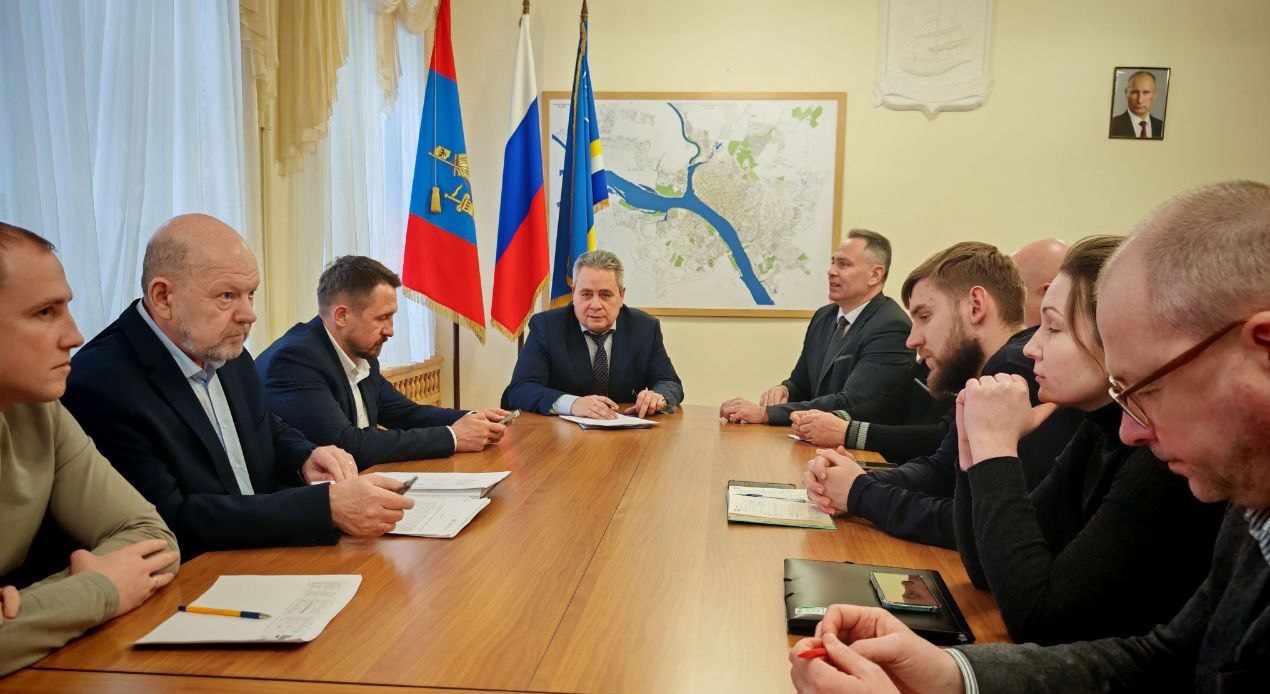 Алексей Смирнов: Встретился с руководителями ресурсоснабжающих организаций и подрядчиками, которые проводят перекладу теплосетей в Костроме