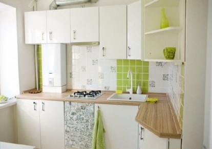 Современные кухни с газовой колонкой: элегантность и функциональность