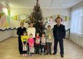 Сотрудники Шарьинского межрайонного следственного отдела СУ СК России по Костромской области поздравили ребят из детского социального учреждения с Новым годом