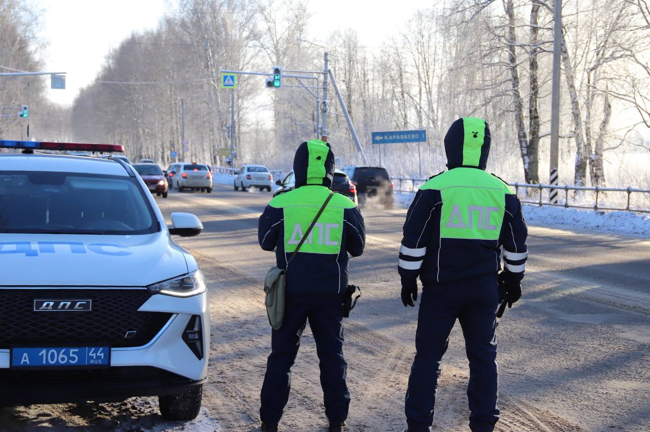 Забота о безопасности детей на дорогах Костромской области: автополицейские и члены Общественного совета организовали совместный мониторинг соблюдения правил безопасной перевозки детей