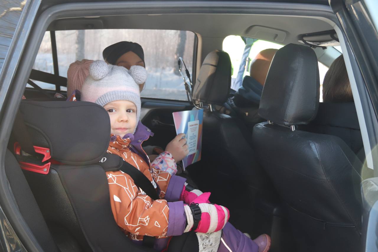 Забота о безопасности детей на дорогах Костромской области: автополицейские и члены Общественного совета организовали совместный мониторинг соблюдения правил безопасной перевозки детей Забота о безопасности детей на дорогах Костромской области: автополицейские и члены Общественного совета организовали совместный мониторинг соблюдения правил безопасной перевозки детей