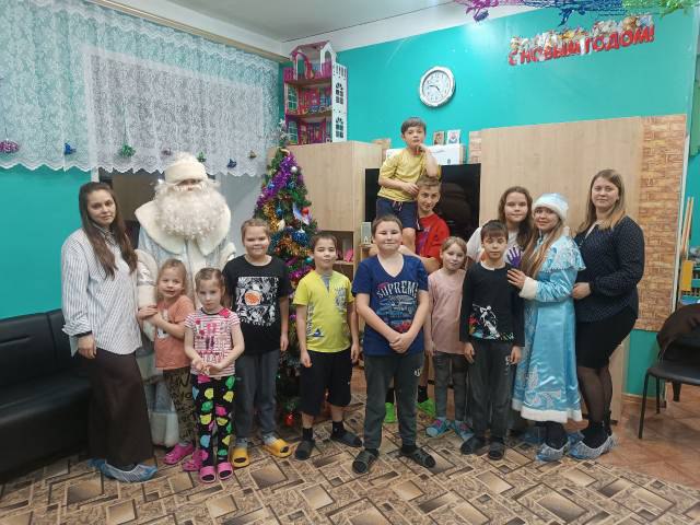 В рамках акции «Полицейский дед Мороз» сотрудники волгореченской полиции пригласили ребят, состоящих на профилактическом учете, в городской историко-туристический центр В рамках акции «Полицейский дед Мороз» сотрудники волгореченской полиции пригласили ребят, состоящих на профилактическом учете, в городской историко-туристический центр