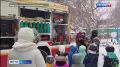 Воспитанников костромского детсада учили управляться с пожарными шлангами