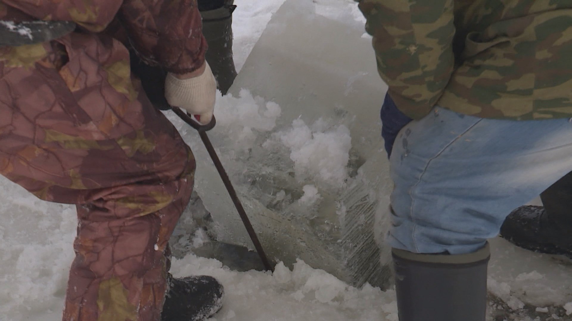 На костромских водоемах началась подготовка мест для крещенских купаний