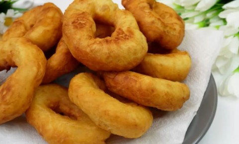 Вкус детства: легкие пышки на кефире от бабушки