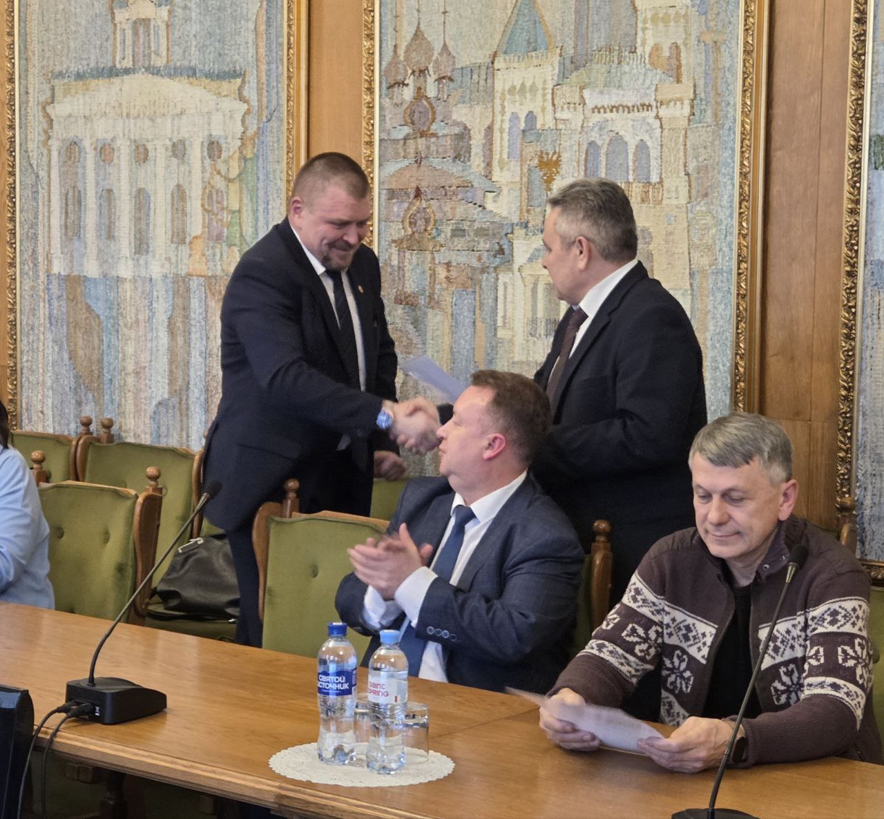 Алексей Смирнов: Радует, что растет количество проектов, направленных на патриотическое воспитание подрастающего поколения Алексей Смирнов: Радует, что растет количество проектов, направленных на патриотическое воспитание подрастающего поколения