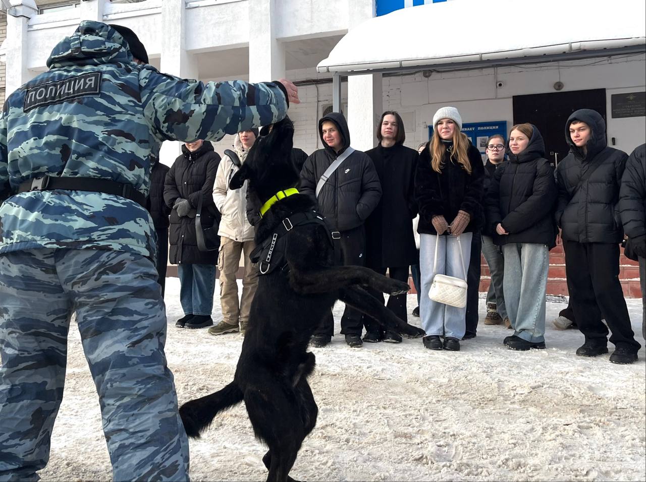 В УМВД России по г. Костроме прошел день открытых дверей для студентов В УМВД России по г. Костроме прошел день открытых дверей для студентов