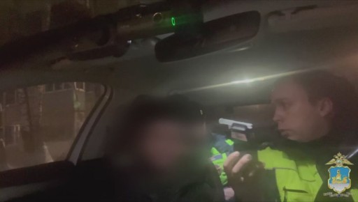 В Костроме полицейские задержали автомобиль, которым управлял нетрезвый подросток без прав