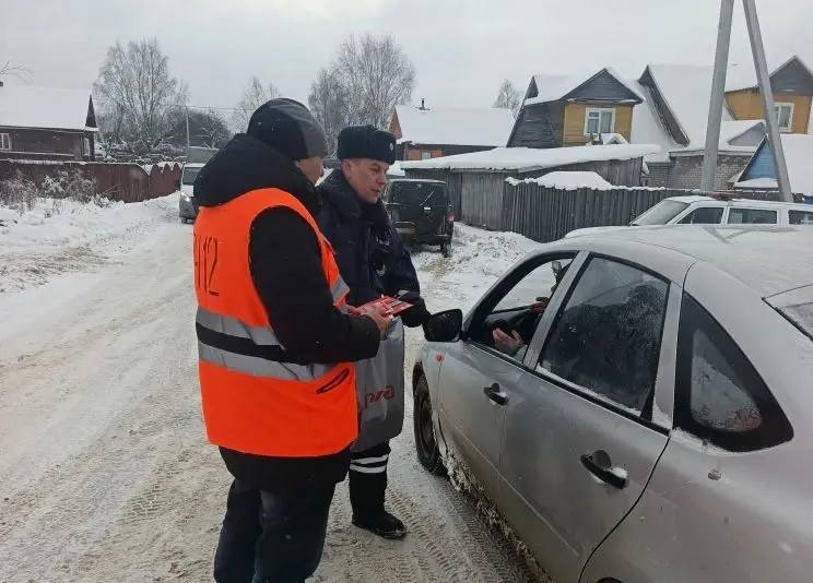 Железнодорожный переезд: знай правила — сохранишь жизнь На 653 км Северной железной дороги мантуровские автоинспекторы совместно с представителями структурного подразделения Северной дирекции инфраструктуры «Шарьинская... Железнодорожный переезд: знай правила — сохранишь жизнь На 653 км Северной железной дороги мантуровские автоинспекторы совместно с представителями структурного подразделения Северной дирекции инфраструктуры «Шарьинская...